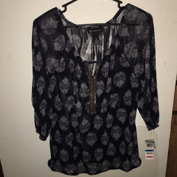 Women’s shirt - Picture 1 of 2